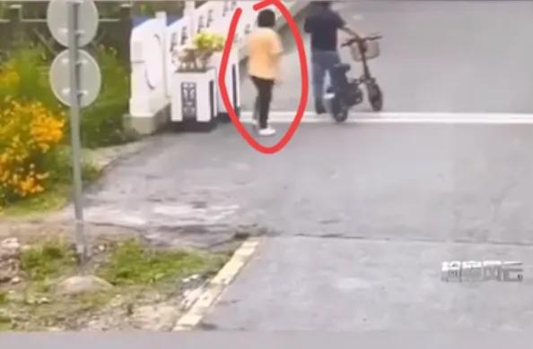 上海20岁女子被人贩子以3万块卖到安徽当新娘：不走，不想走。