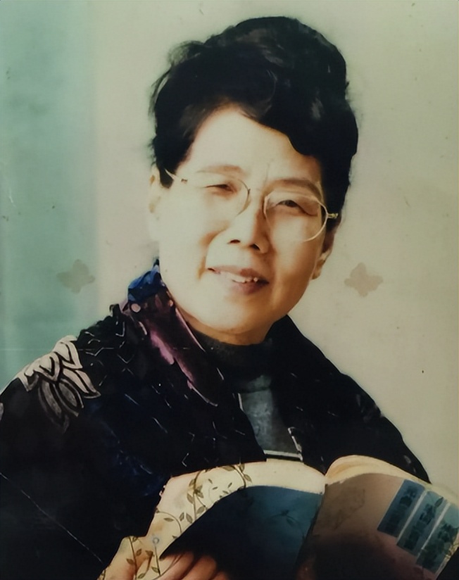 夏青与葛兰的朗诵,夏青和葛兰两人的播音视频