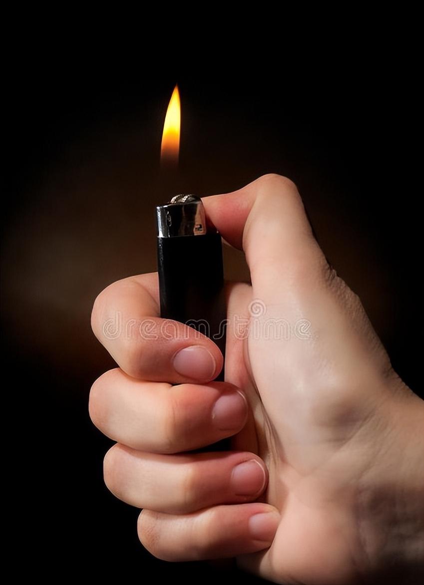 坐飞机没交打火机,上飞机要把烟拿出来吗