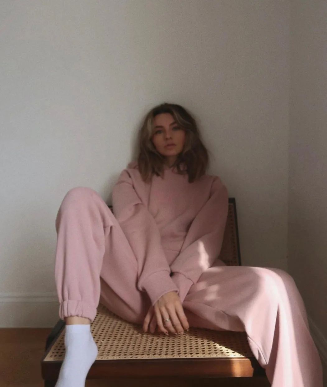 lisa最近同款粉色,lisamv绝美镜头粉色