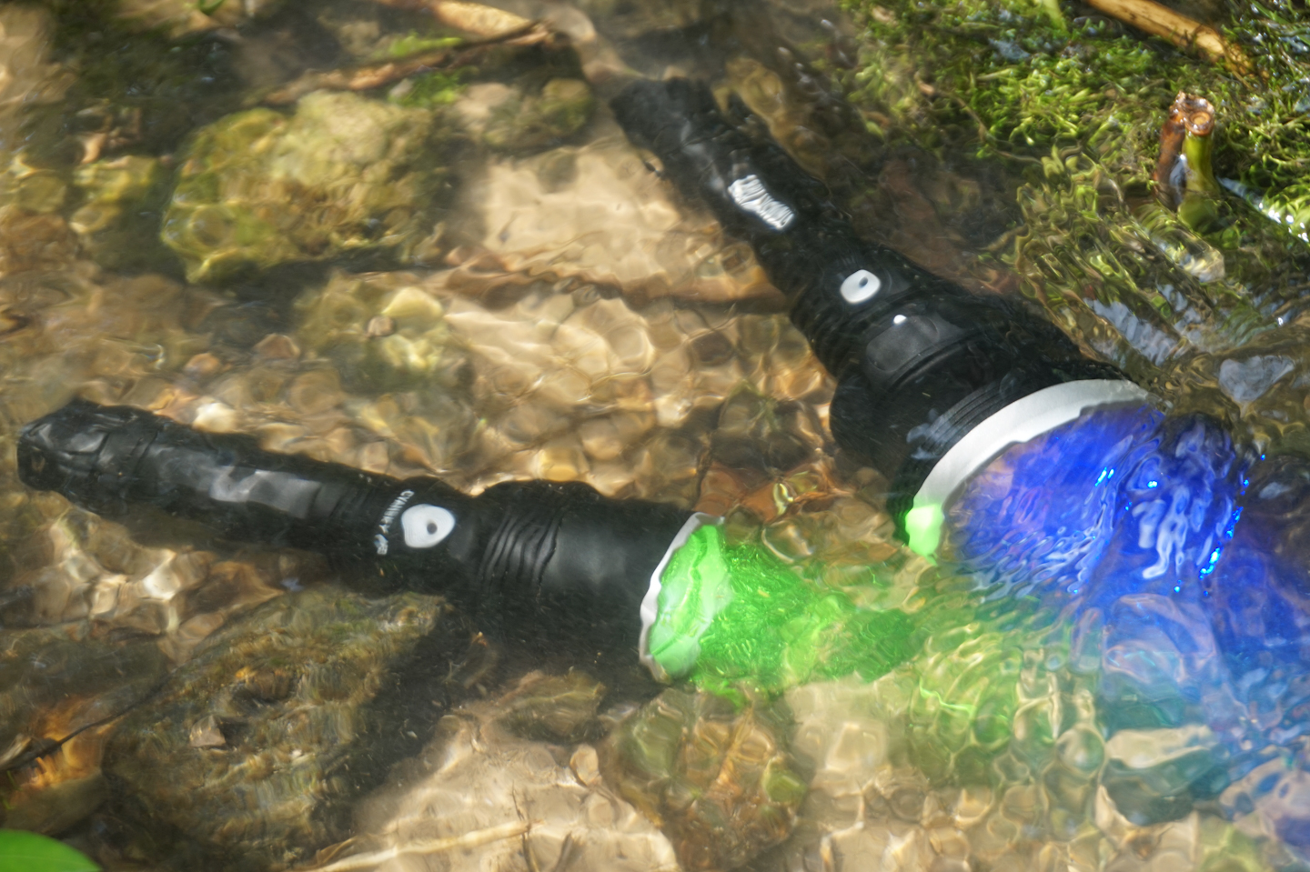 买一送三爽不爽?几百块买个CyanskyH3二代三色变光手电真的值?