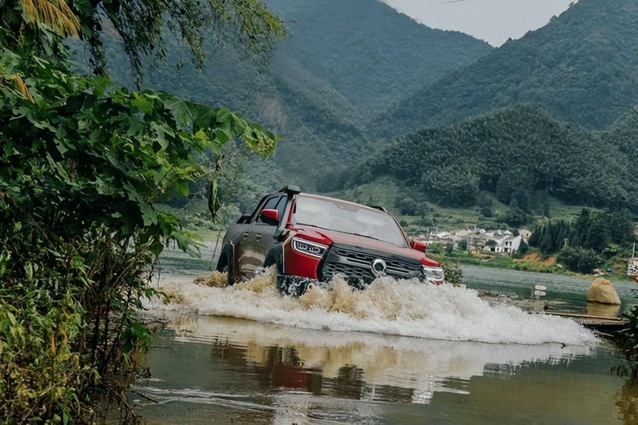 23款长城越野炮柴油四驱进阶版,23款长城越野炮自动四驱高阶版
