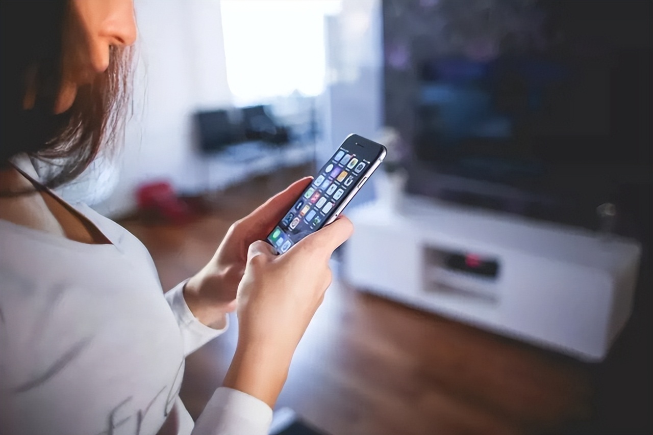 中国广电再度对联通和电信发起攻势，只要2586元就能买iPhone