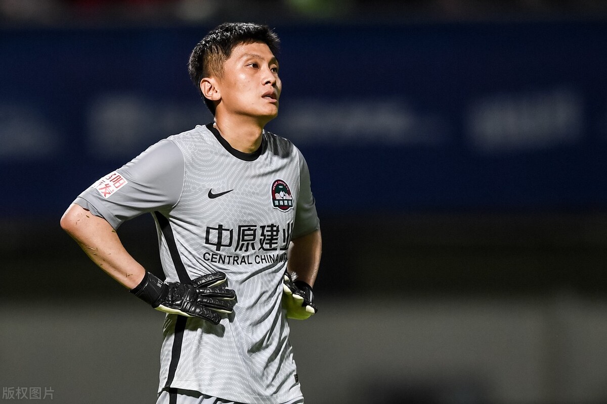 王国明！能把事迹写进高考作文的门将，他的故事已经超越足球本身