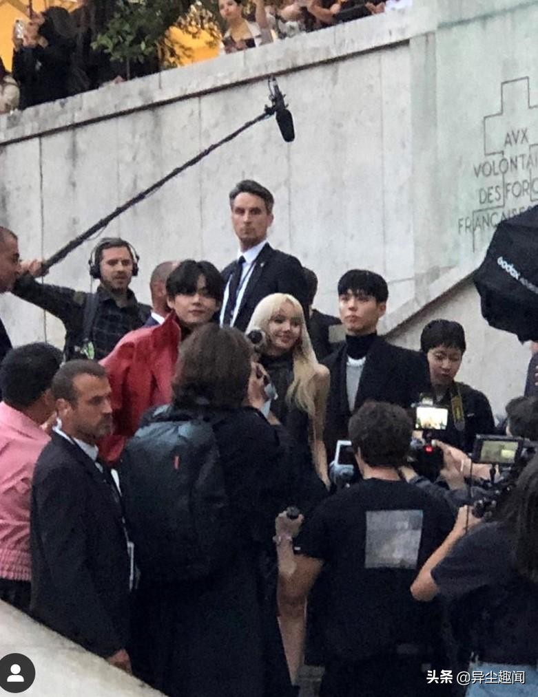 lisa穿朴宝剑衣服 (lisa 朴宝剑金泰亨celine)