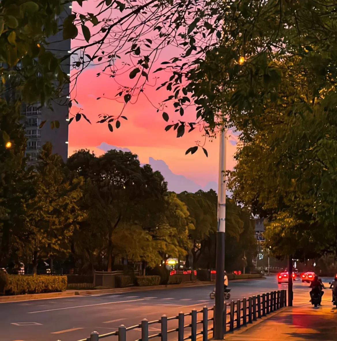 赚钱思维10个故事,100个顶级思维赚钱小故事