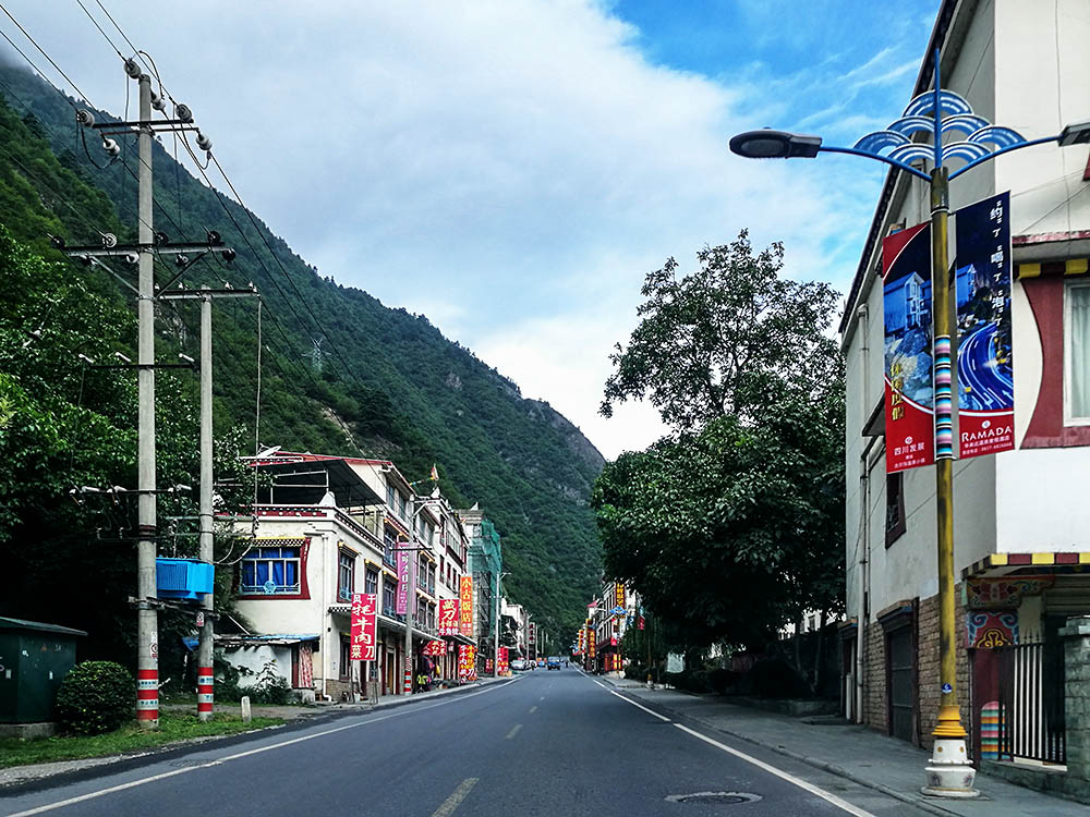 西部大草原旅游攻略,四川红原大草原自驾旅游攻略