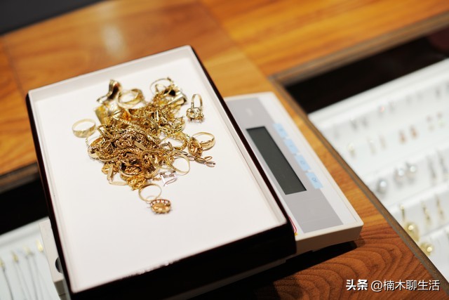 揭秘珠宝中的数字密码：S99、S925、S999、24K，究竟代表什么？