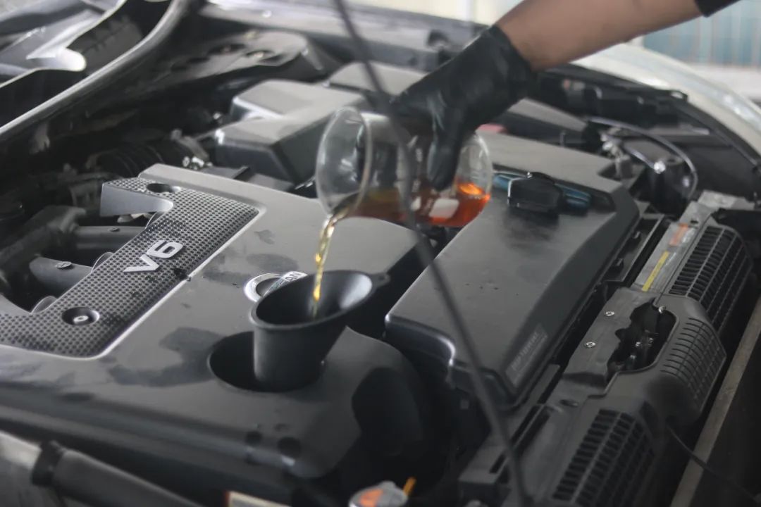 09天籁全车翻新整改多少钱,日产天籁自己撞烂了维修多少钱