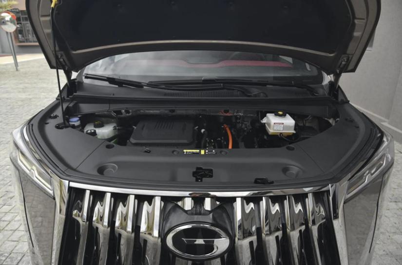 梦想家mpv跟传祺m8,梦想家对比传祺m8