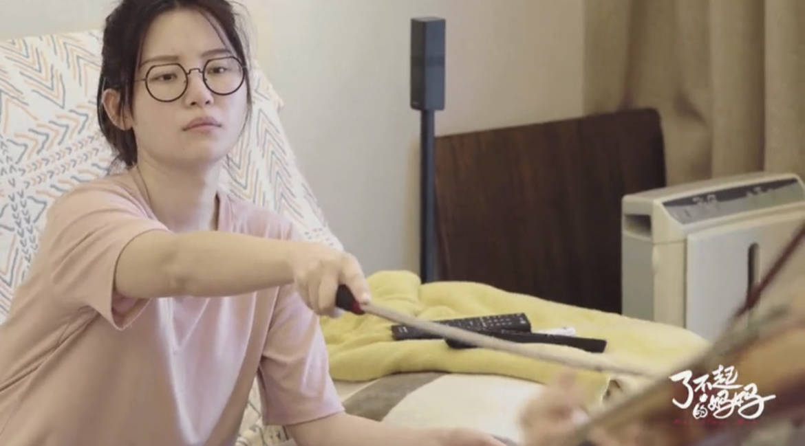 看《了不起的妈妈》发现一个真相：成就孩子可不是靠妈妈单打独斗