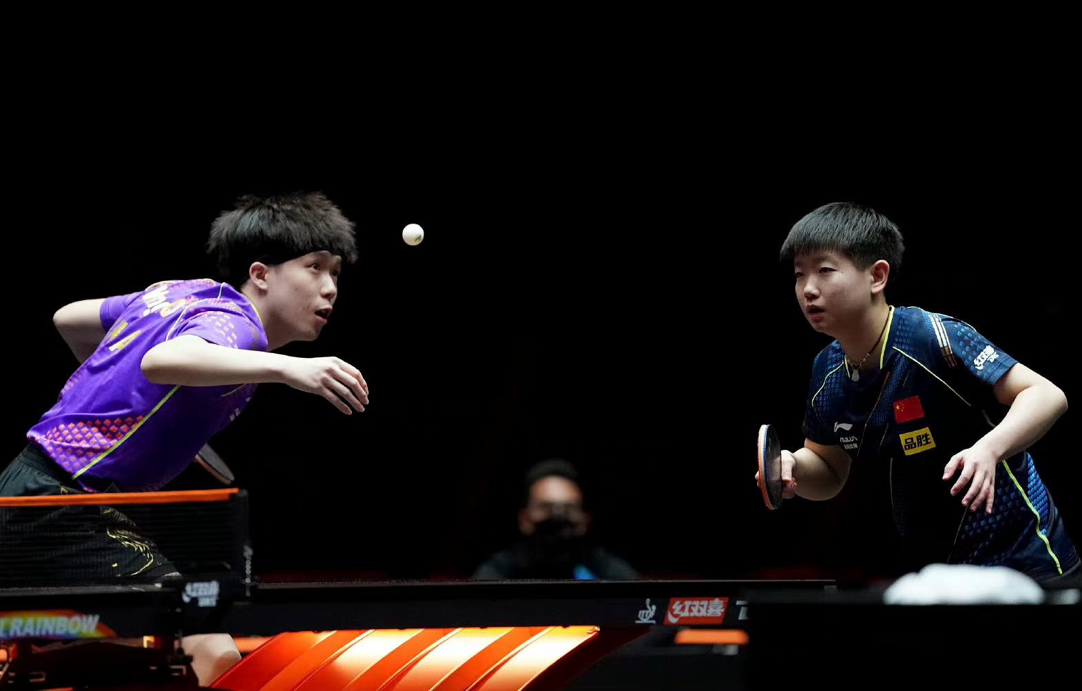 新加坡大满贯赛孙颖莎王楚钦采访,孙颖莎王楚钦新加坡大满贯直播间