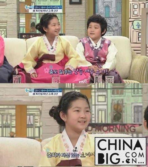 父母自杀，遭遇霸凌，早恋暴瘦100斤，崔真实女儿的成长太悲惨