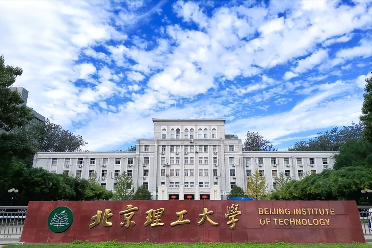 内蒙首富杜江涛，白手起家创造商业帝国，如今身价300亿