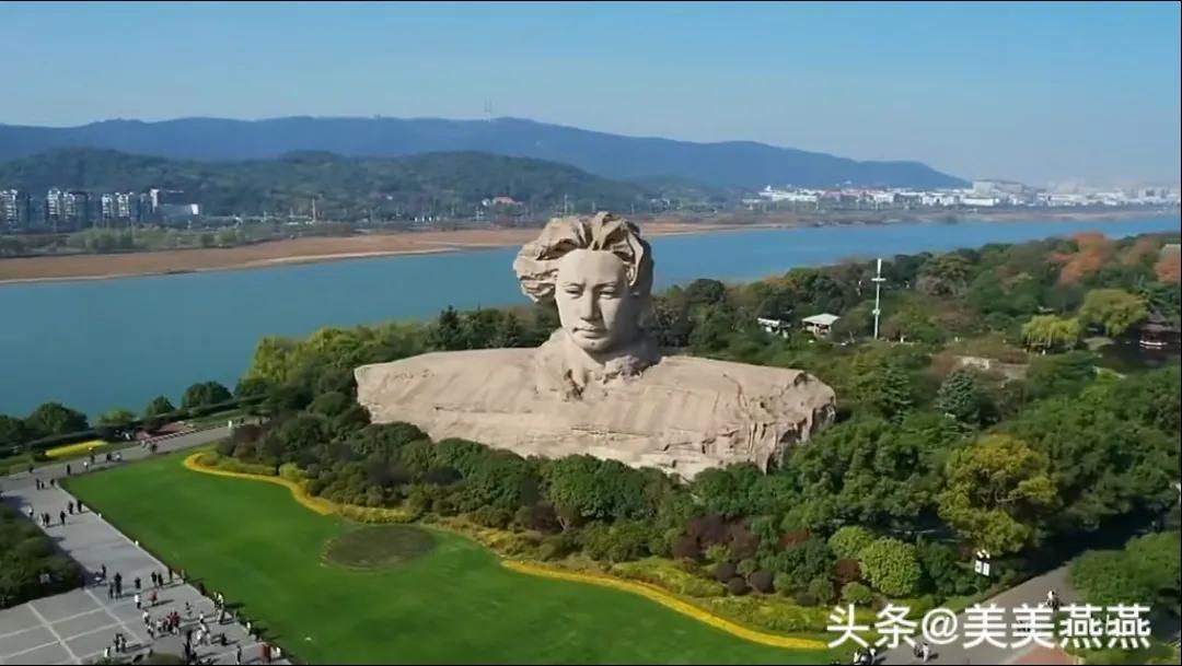 五一节在家旅游,努力赚钱五一出去旅游