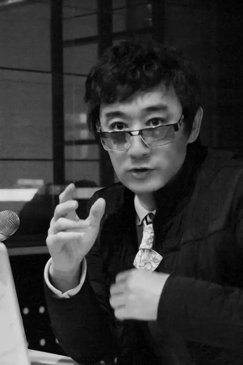 中国第一“裸模”汤加丽：走红后丈夫提出离婚，父亲骂她丢脸！