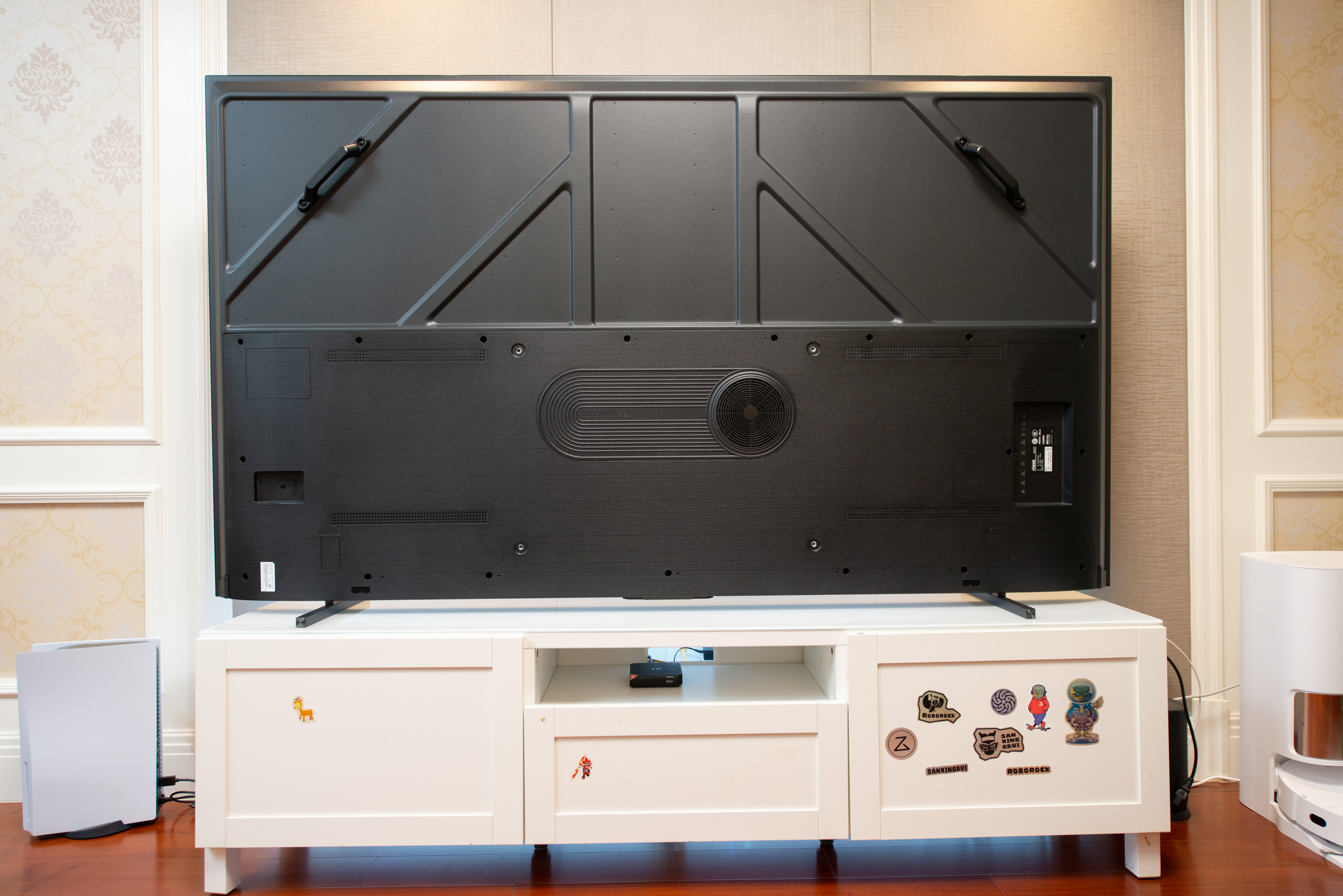 碎屏的电视机,家里电视碎屏了