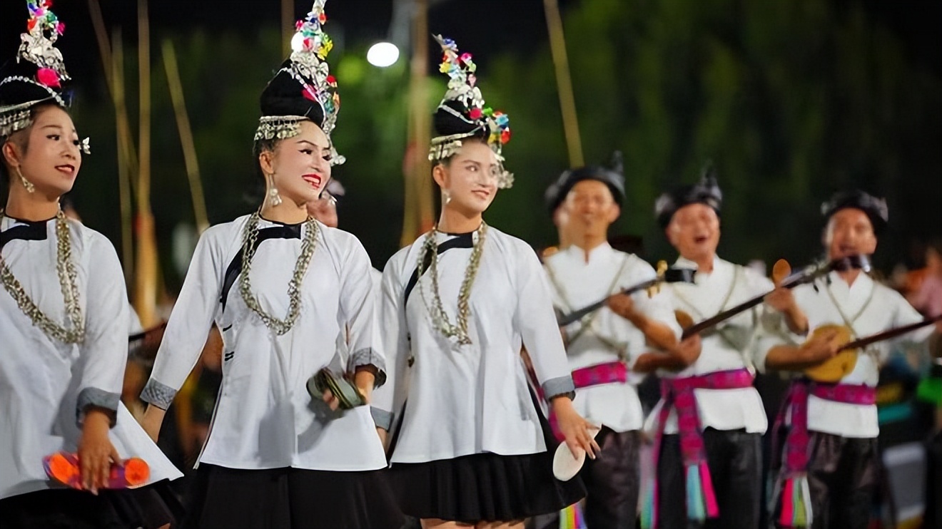 这才是中国人应该有的气质,这才是足球最美的样子