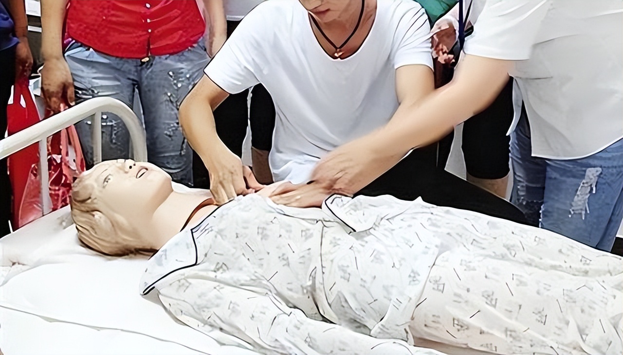 做催乳师一个月挣多少钱,90后小伙从事催乳师