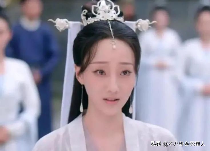 近期热播的8部剧，本以为都会糊，没想到出现一匹黑马