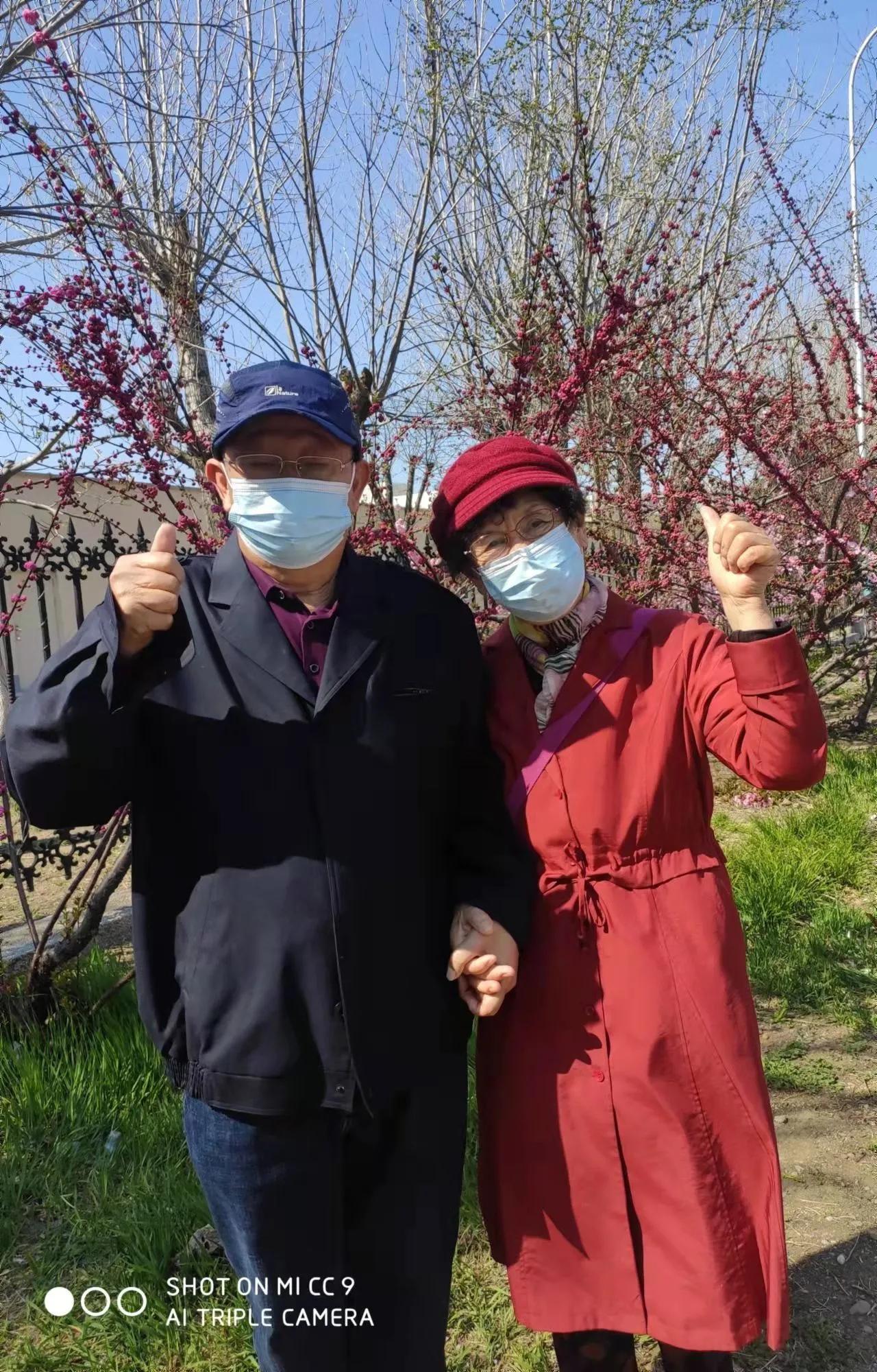 原创微型散文诗：乐与春天合影爱与快乐同行