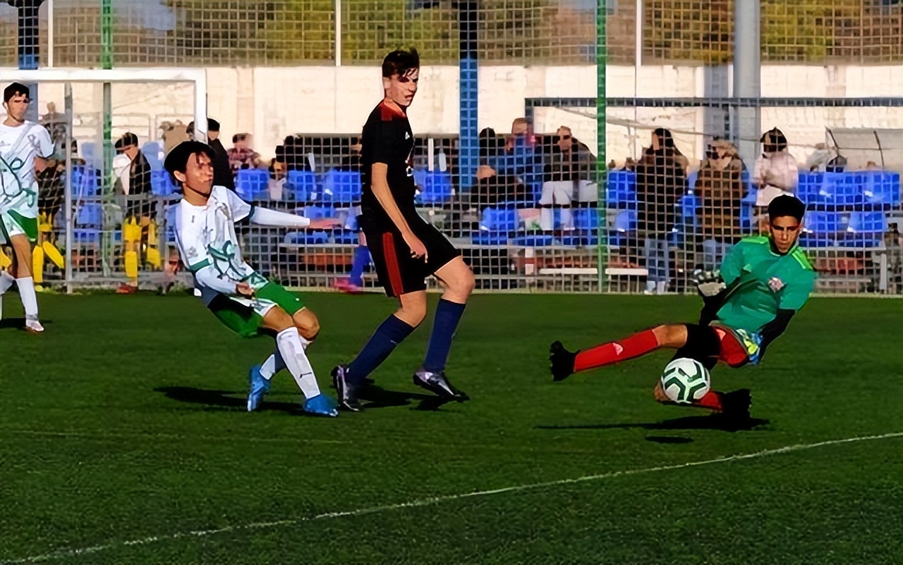 21场拿下18球！男足16岁新星闪耀欧洲，联赛银靴+助力球队赢球