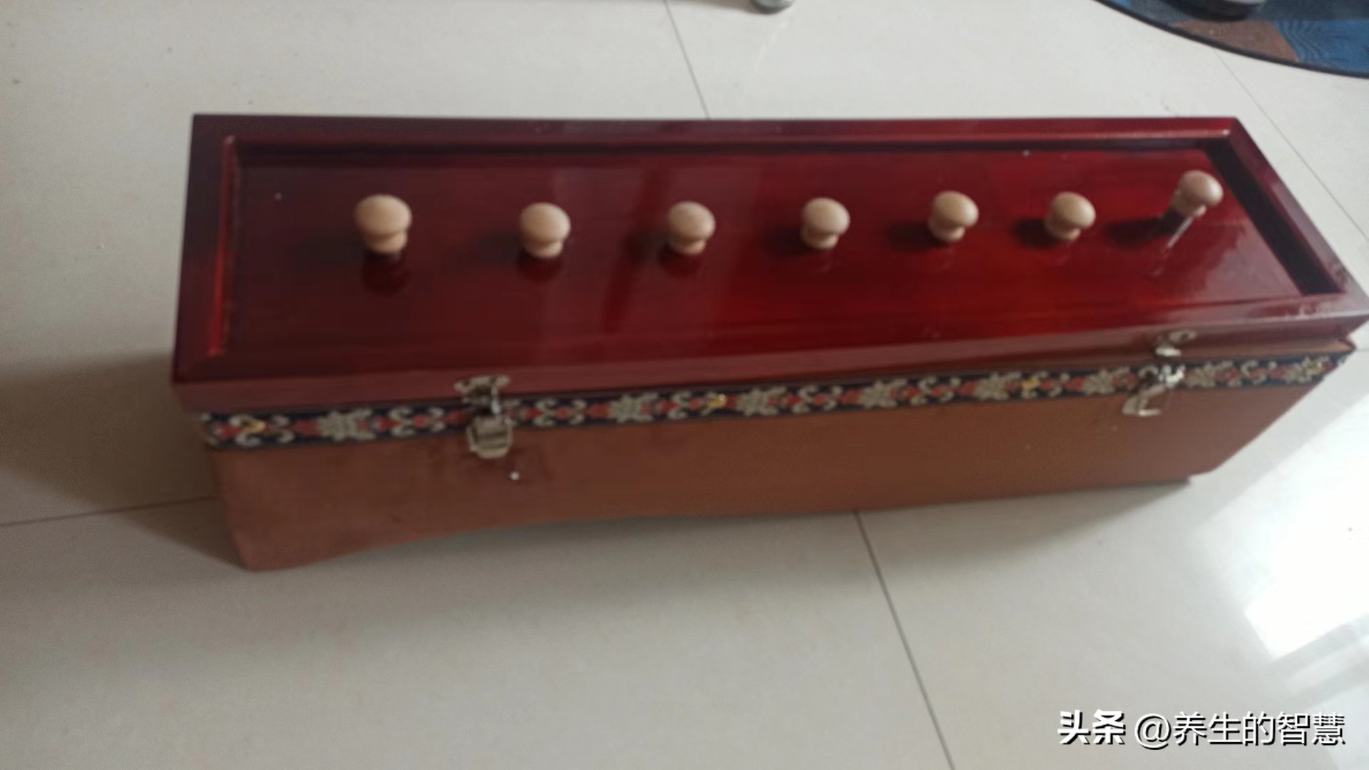 艾灸工具木制还是陶瓷,艾灸用仪器好还是手工好