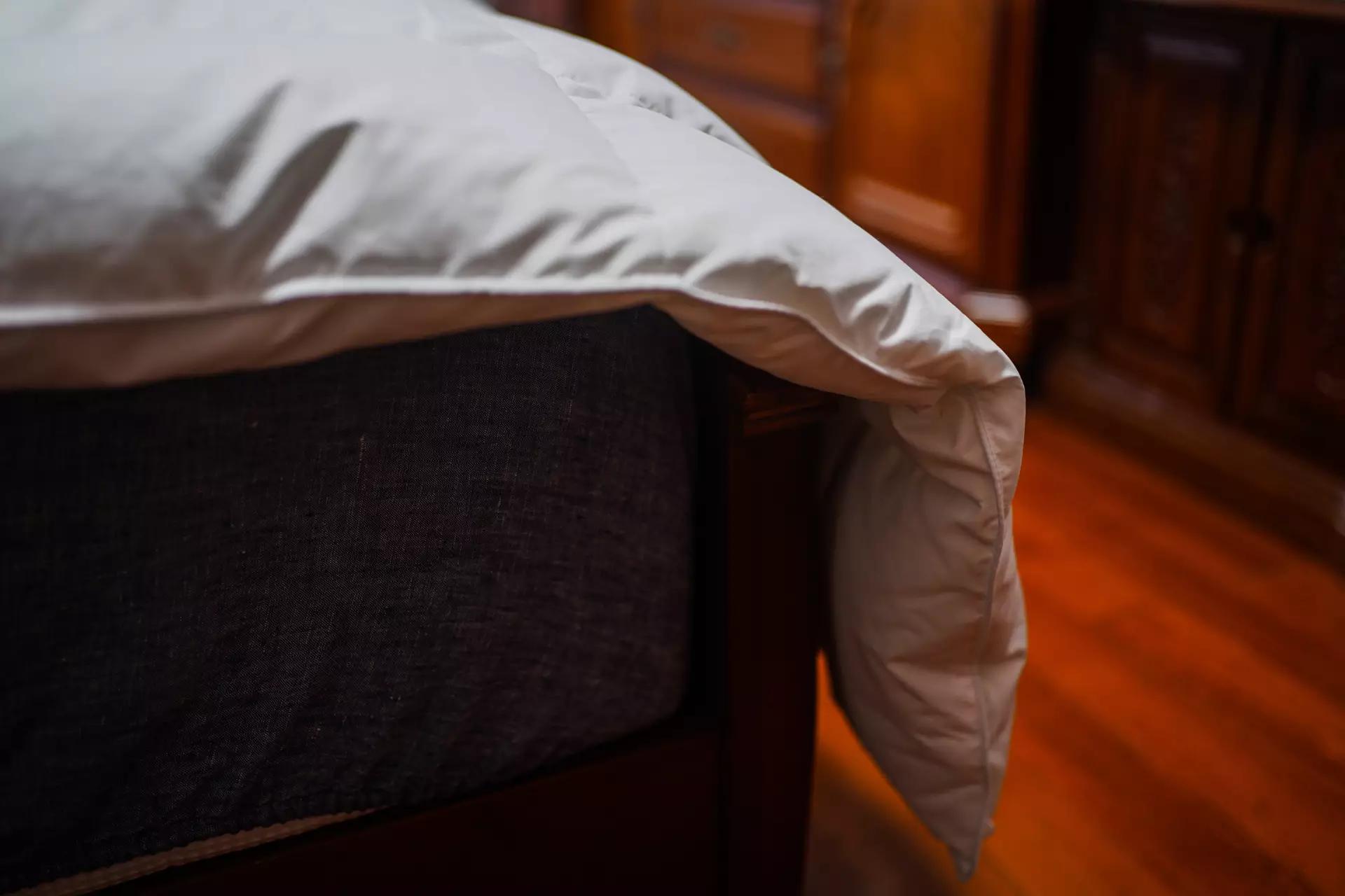 5000元以下口碑羽绒被大PK，参数对比加实测，搞定历史最冷冬天