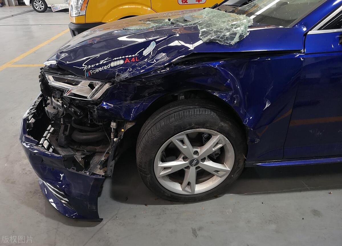 高速交通事故追尾怎么判,高速公路追尾事故处理流程