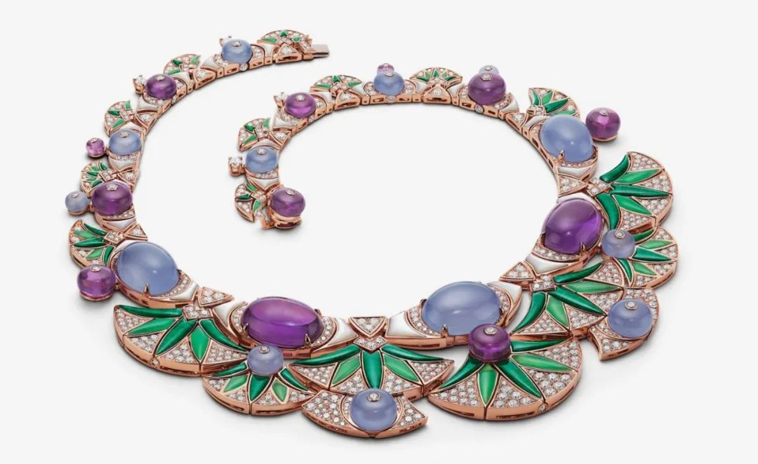 lady gaga和黑寡妇 (gaga今年格莱美礼服)