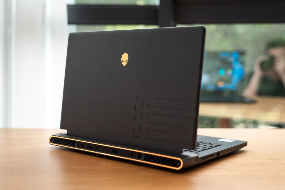 alienwarem17r5评测,男人的快乐就是这么简单且无聊