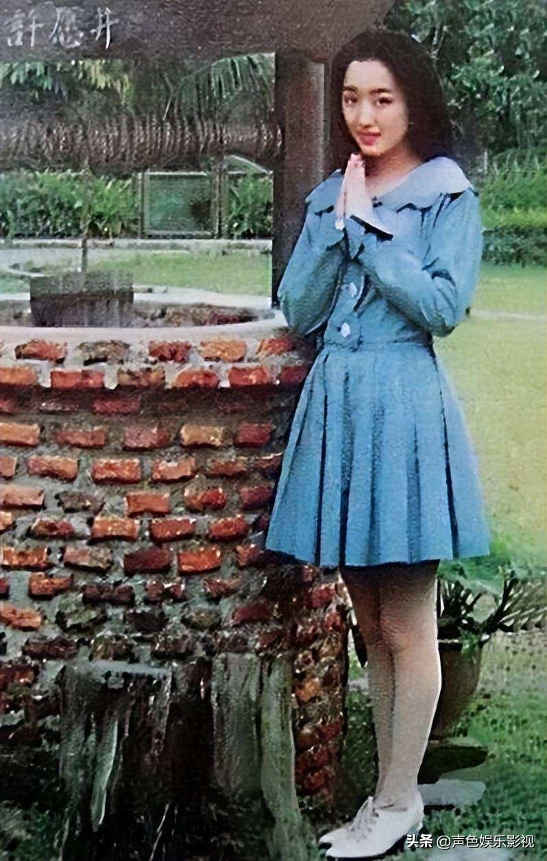 杨钰莹在工地卖唱,杨钰莹街头卖唱热舞