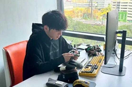 “袜子帝国崛起！这位21岁店主打破6000万销量！”