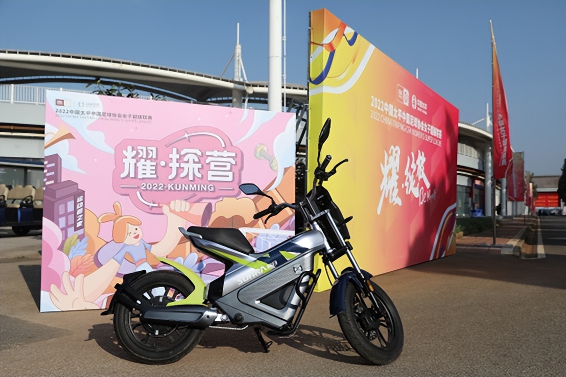 “耀·探营”助力圆梦绿茵场，新日这波跨界营销真的稳