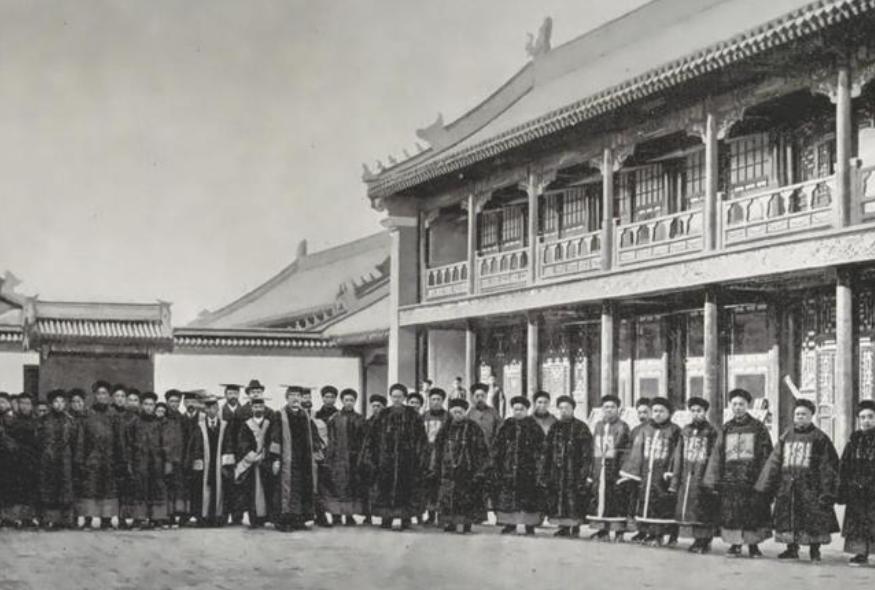 曹雪芹《红楼梦》的后几十回内容的几种猜测