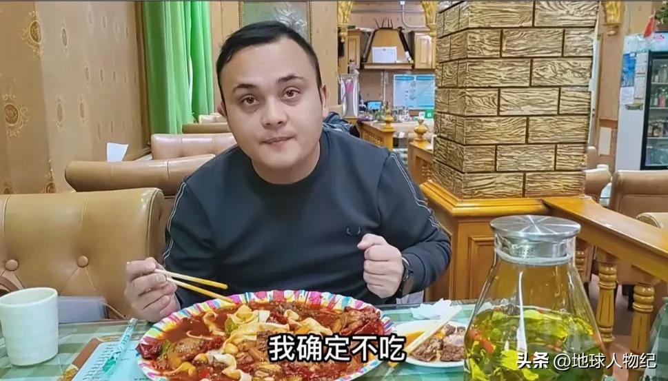 90后女人网恋奔现,90后女孩与男友奔现