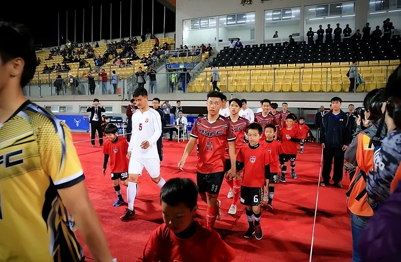 高校足球氛围有多好,高校足球氛围