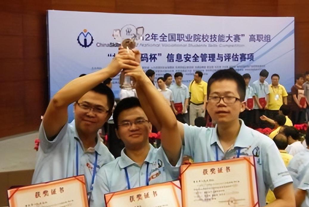 十大本科高薪专业热榜,文科本科就业率最高的十大专业