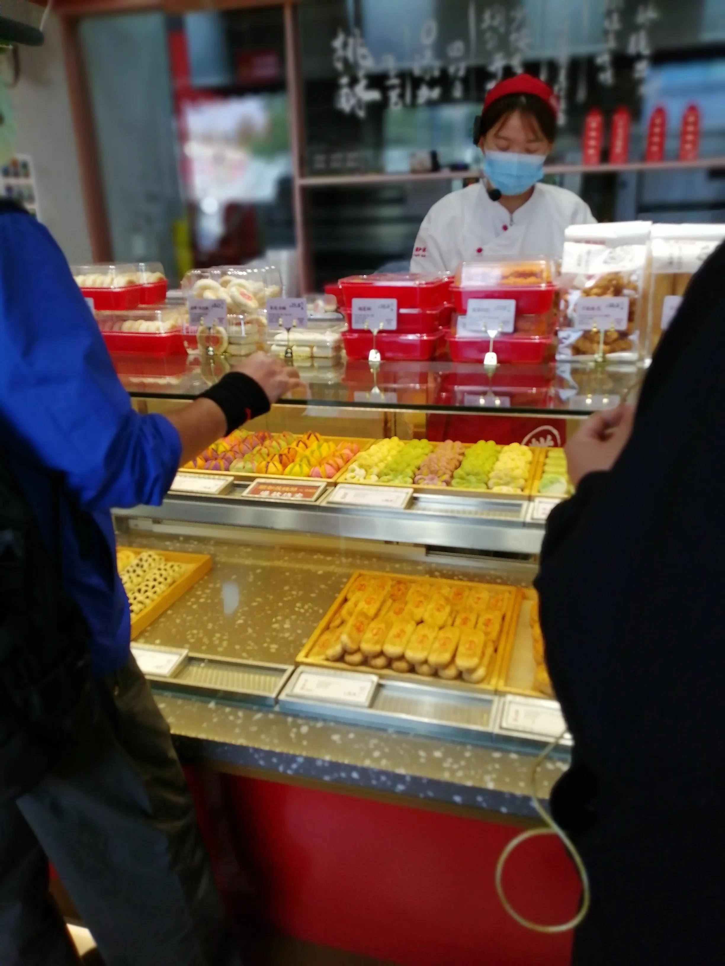 护国寺中医院几点开始挂号,护国寺中医院周日看病吗