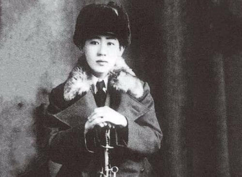 金默玉：大清最后的一位格格，曾受*小平邓**照顾，一直活到了2014年