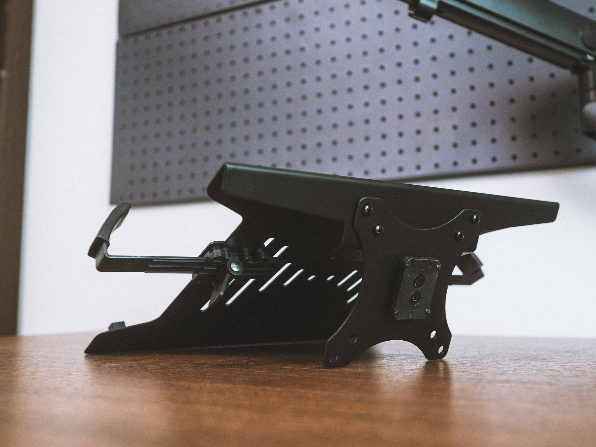 可能是最理想的桌搭,一挥即可实现清理