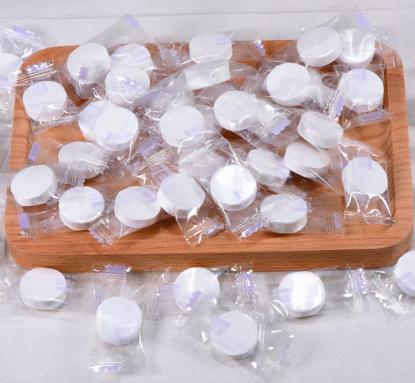 老人误用清洁剂喂娃,奶奶给孙子误喝清洁剂