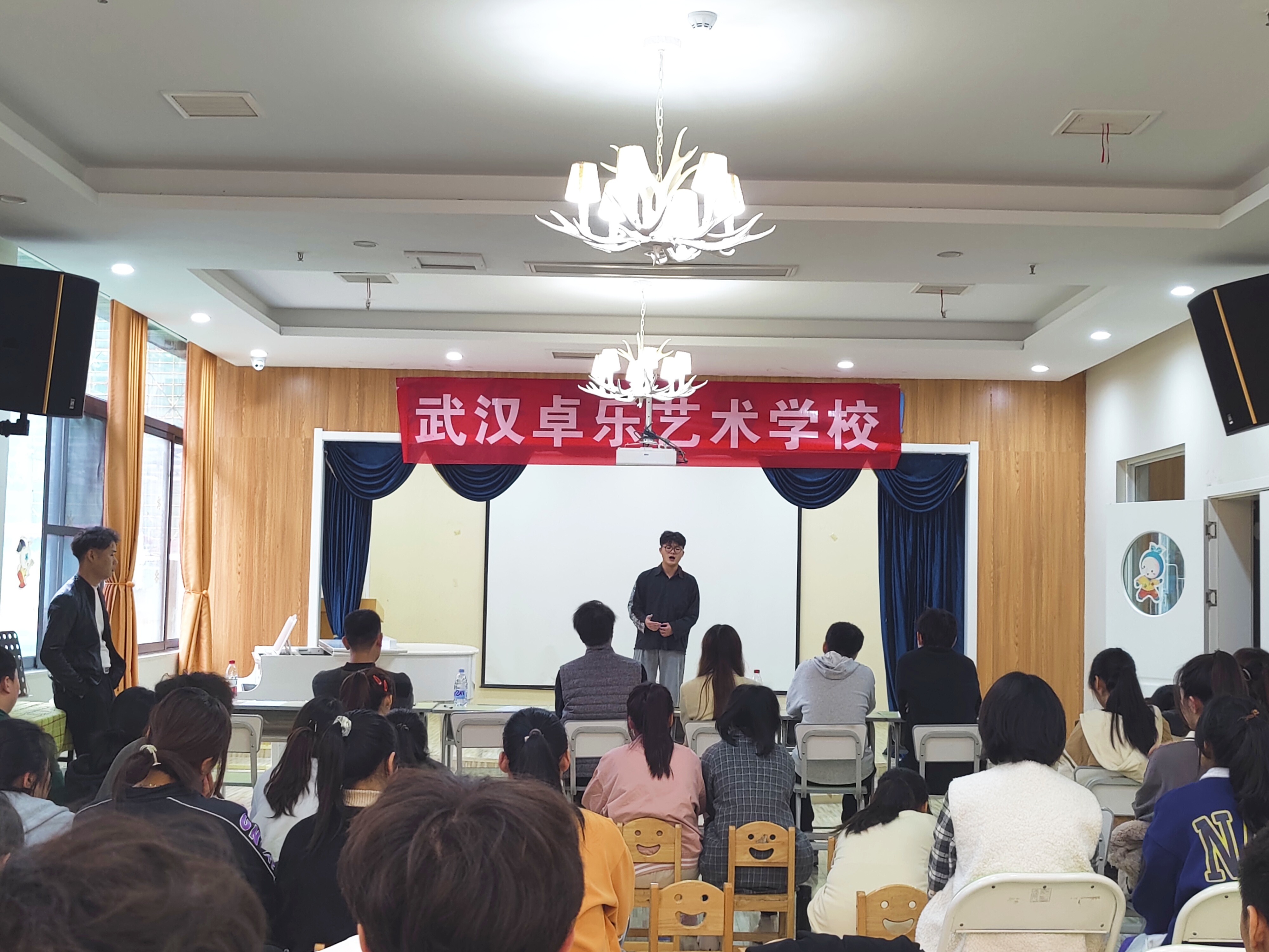 艺术类交互专业就业前景,艺术生有哪些专业最好考