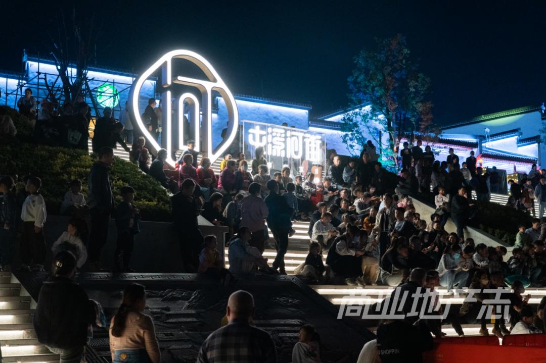 黄山风景屯溪老街,夜游黄山屯溪老街一角