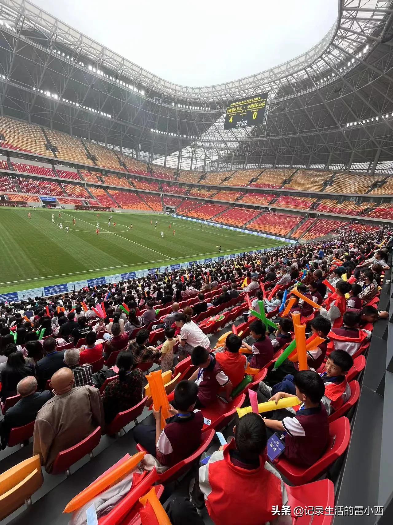 足球之夜重庆龙兴足球场,重庆龙兴足球场