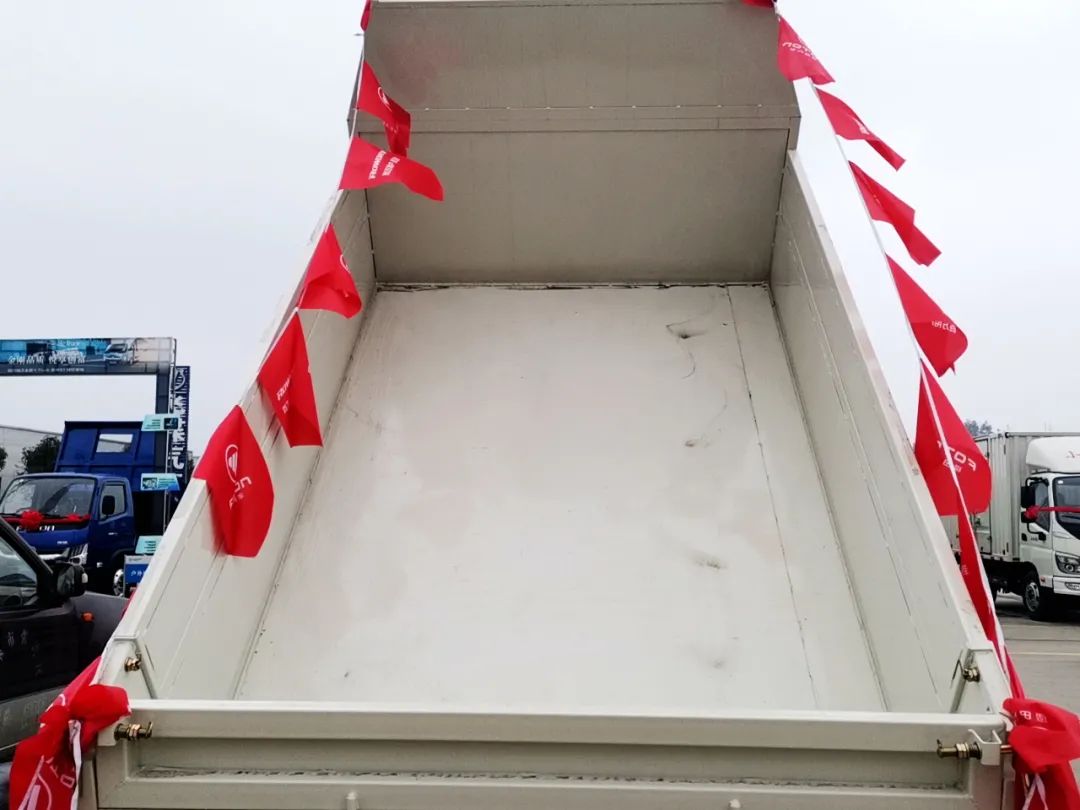 十堰龙信二手车市场雅阁,十堰龙信国际汽车城二手车直播