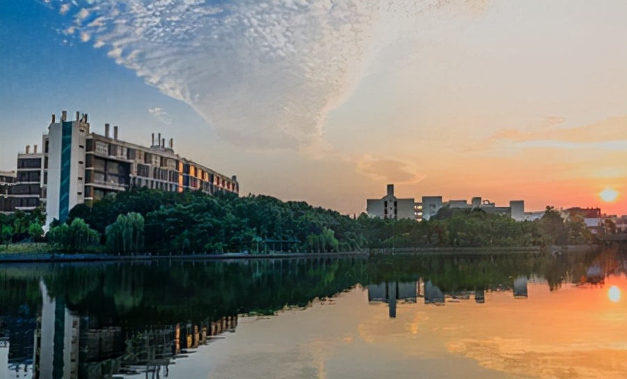 郑州三大有名大学,福州大学郑州大学南昌大学哪个好