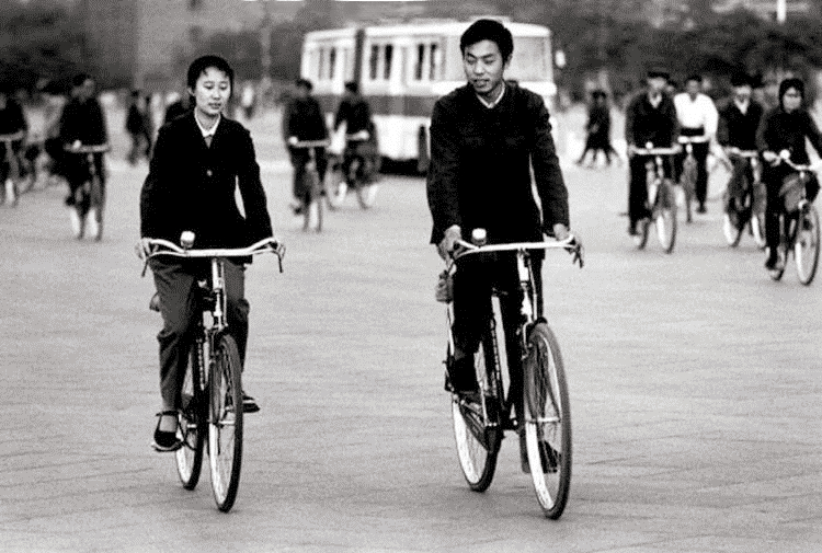 50年代凤凰老式双缸自行车多少钱,八十年代凤凰自行车现值多少钱