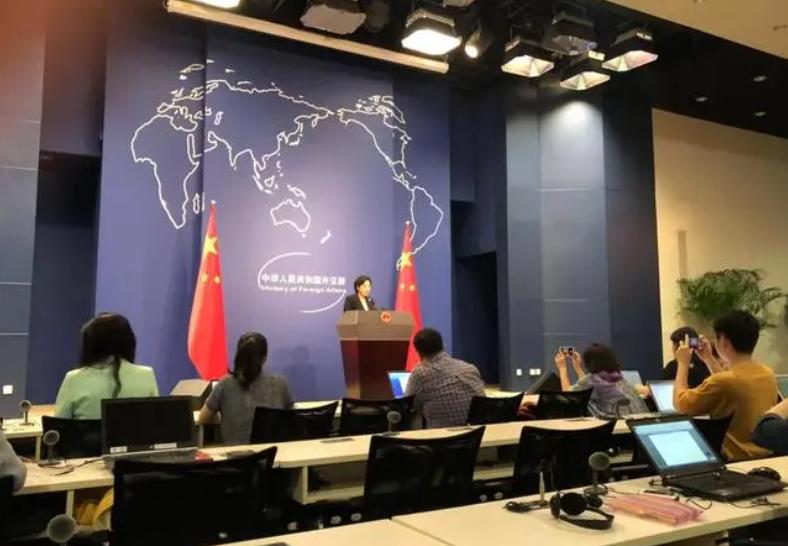 华春莹妙语怼美澳！不好惹的中国女人？中国外交盛放的“迎春花”