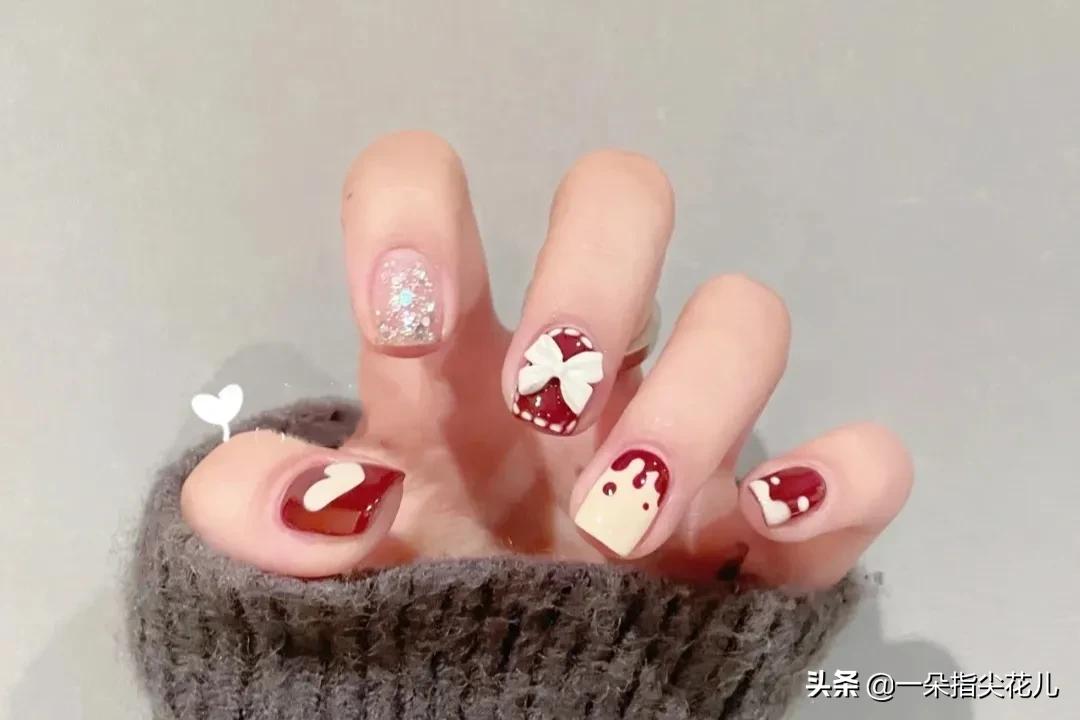 红色美甲短款,2022美甲爆款新年款红色短款显白